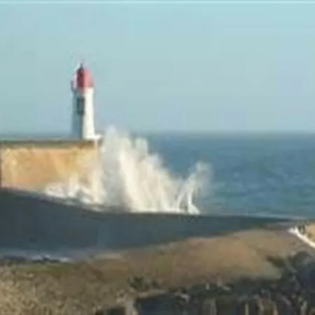 A 2 Pas De La Plage De Tanchet Et Des Commerces *